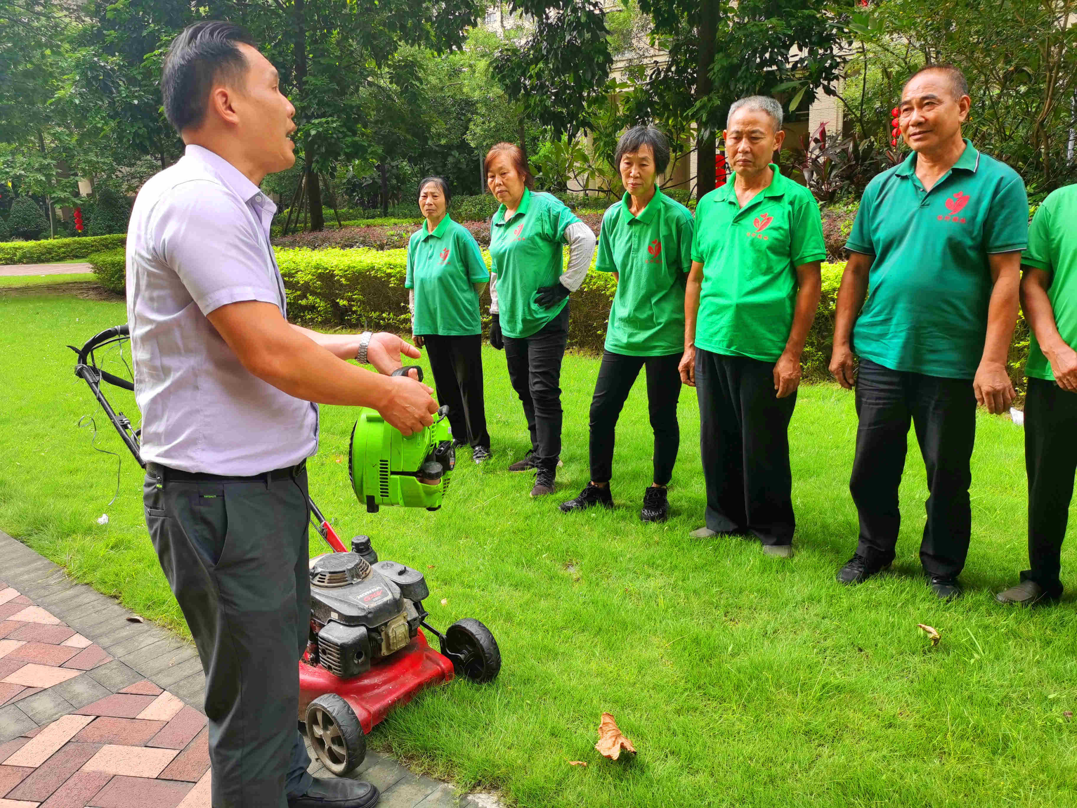 小區綠化養護機械操作要求