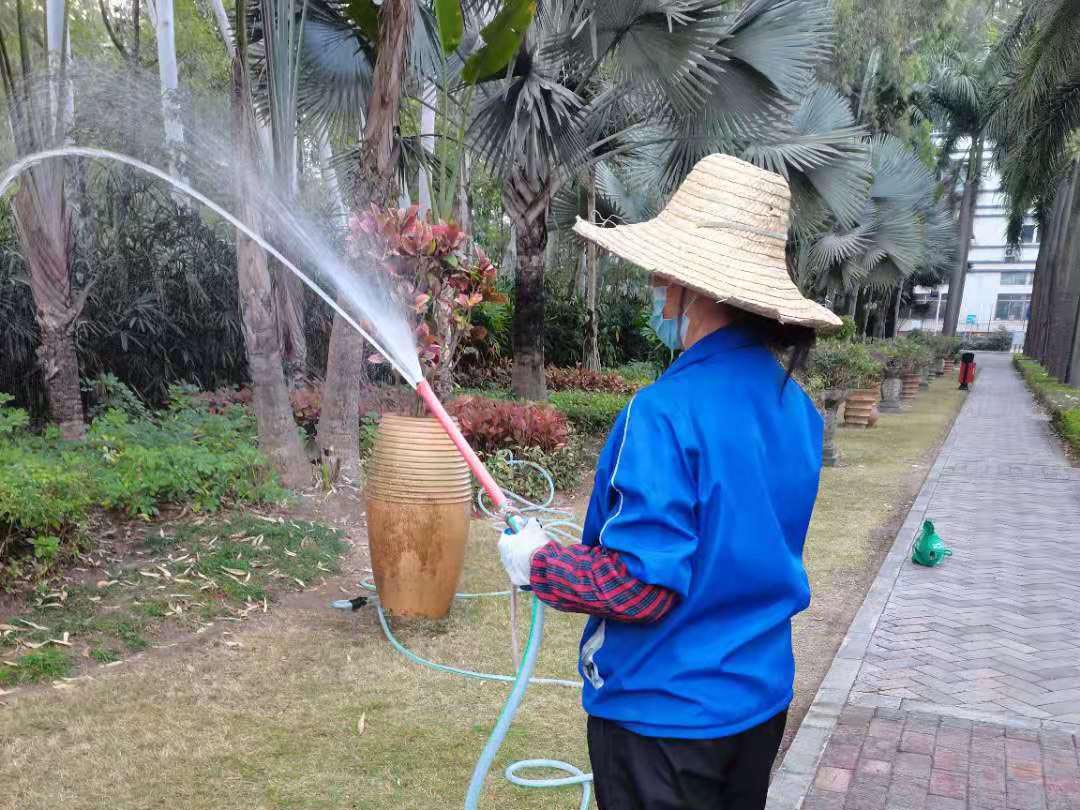 綠化養護澆防凍水