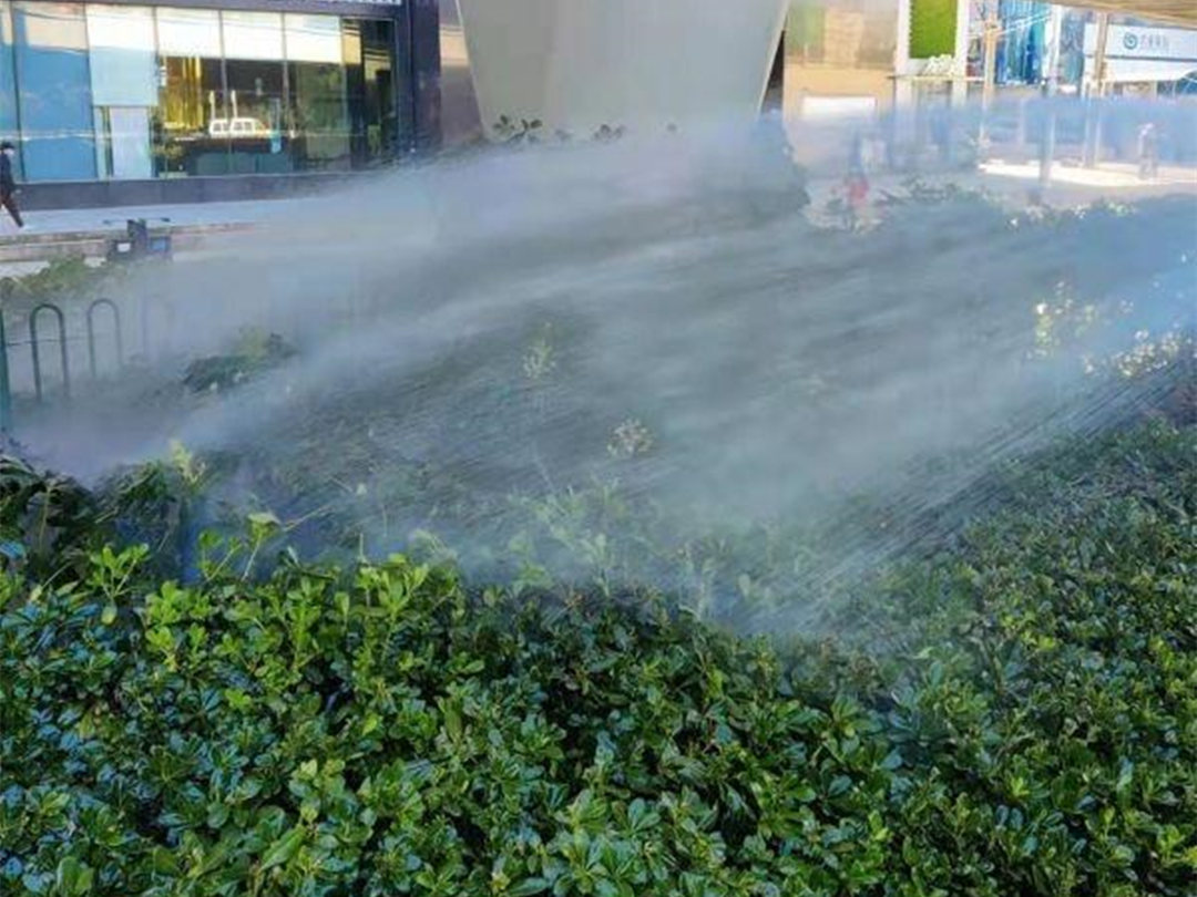 綠化養護澆返青水