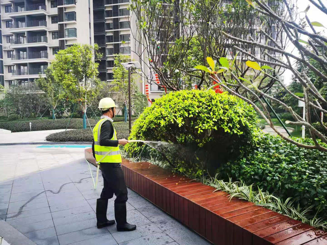 小區(qū)綠化養(yǎng)護(hù)澆水
